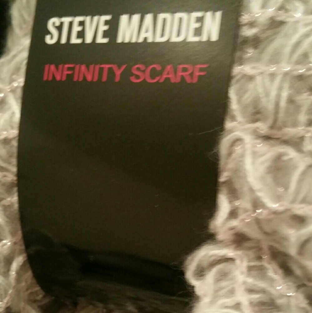Steve Madden
Loose Weave Infinity  Scarf.

  - Picture 3 of 4